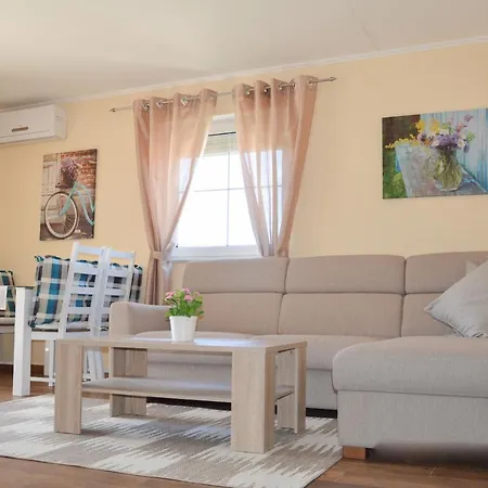 Spomenka Zvonko Apartment Lopar