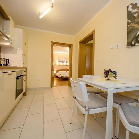 Spomenka Zvonko Apartment Lopar