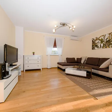 Spomenka Zvonko דירה