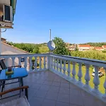 Spomenka Zvonko Apartament Lopar