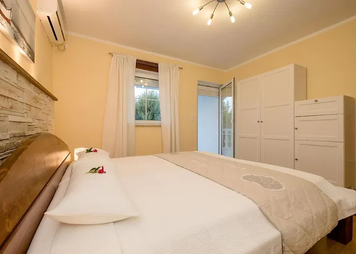 Spomenka Zvonko Apartment *